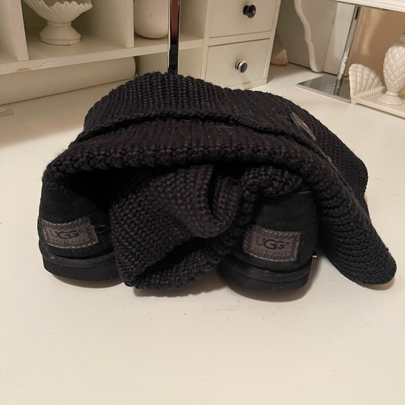 Uggs knitted boots soft and easy to put it on - Picture 7 of 15